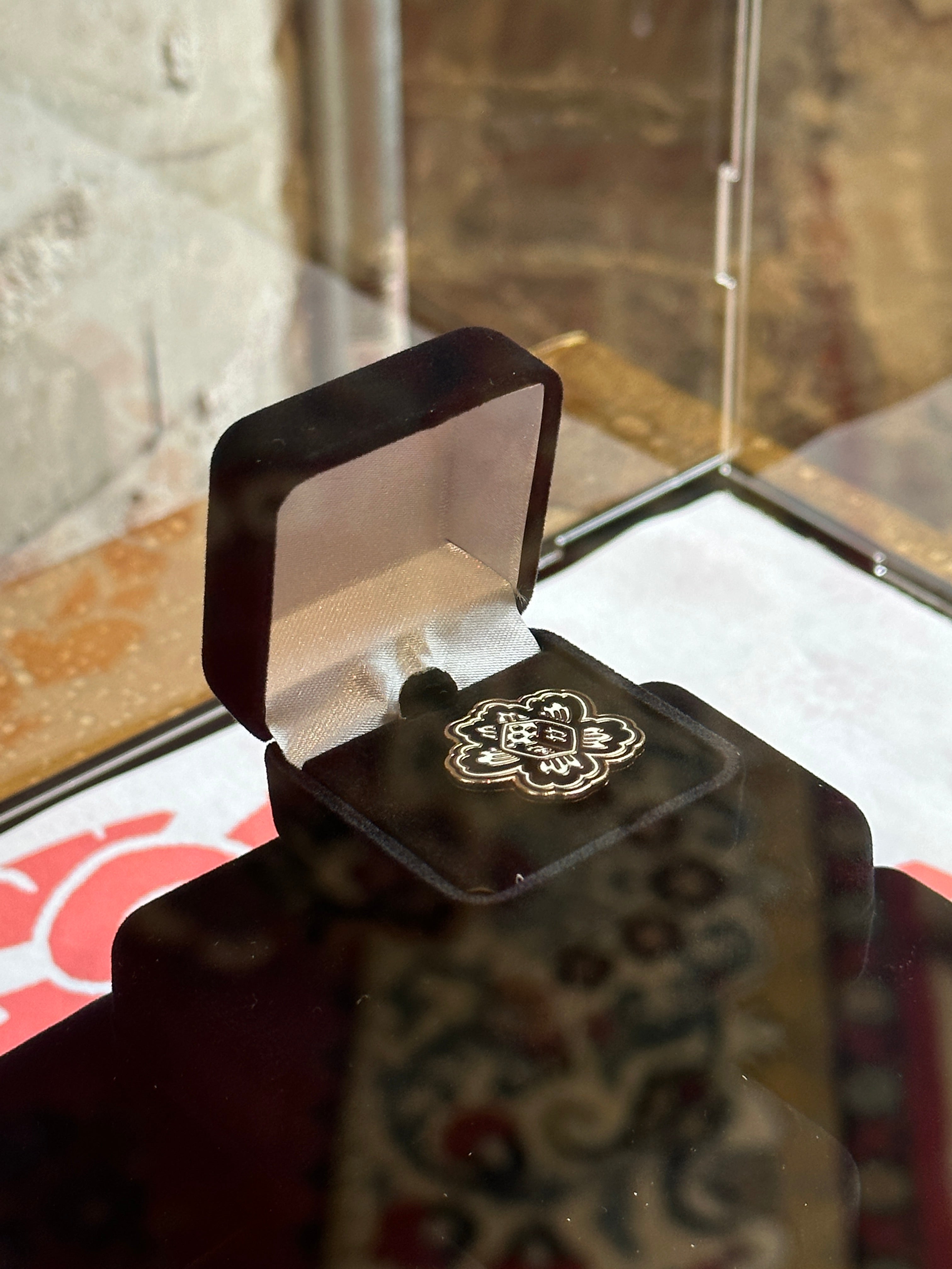Blooms Badge